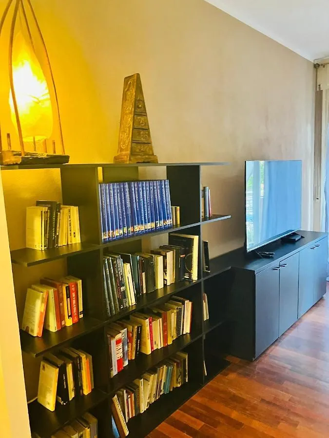 Serra 7 Milano Lägenhet